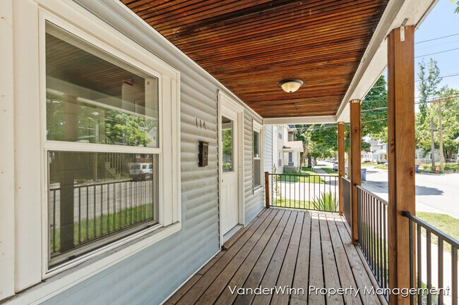 Photo - 114 Straight Ave NW