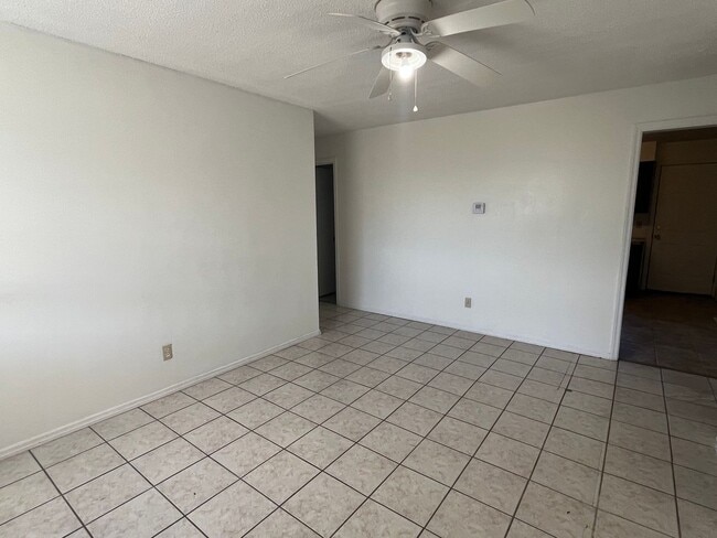 Photo - 616 W J St Unit B