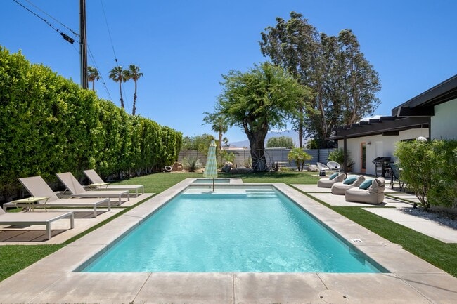 Luxury Mid Century Oasis in Palm Springs - Luxury Mid Century Oasis in Palm Springs Casa