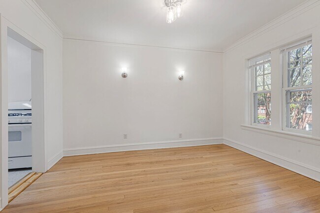 Photo - Sunny Lincoln Square Unit 2633-2