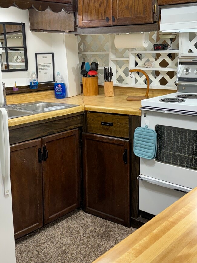 Furnished Kitchen - 801 Miller St Unit Basement Apartment