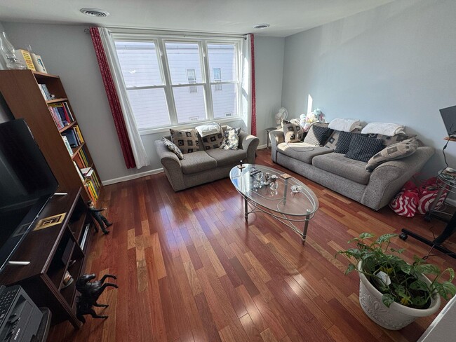 Photo - 114 Neptune Ct Condo Unit 8114H