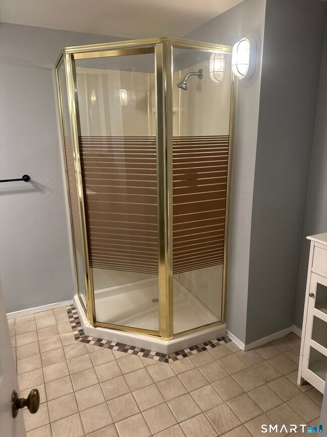 Photo - 179 Longview Ave Unit B