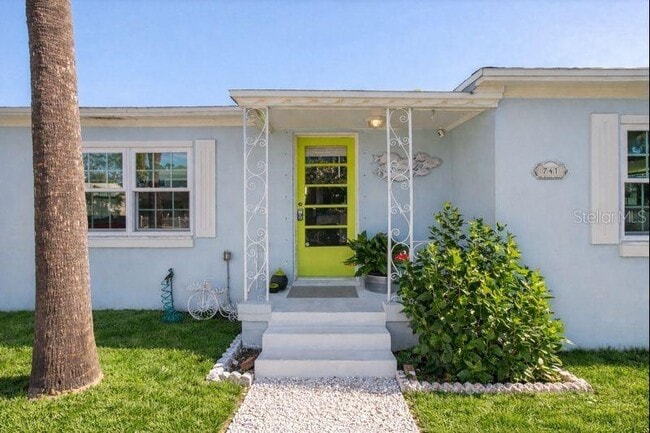 Photo - 741 Lantana Ave