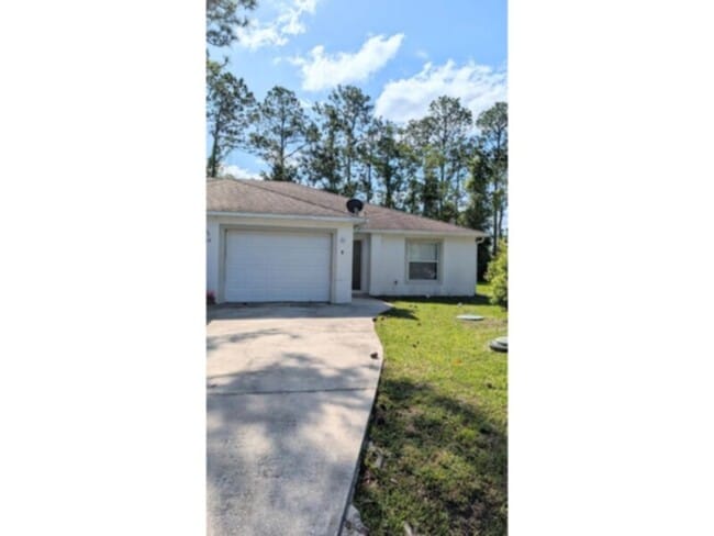 Building Photo - Duplex