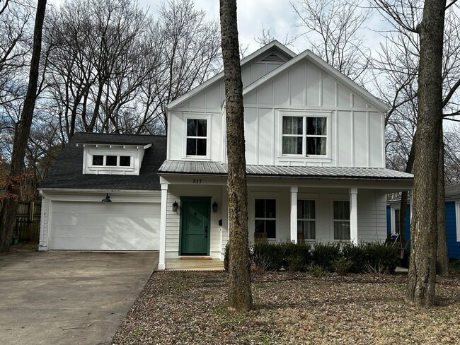 Photo - UNFURNISHED Beautiful Large Home Available Now on North Walnut in Fayetteville !!