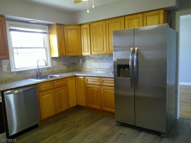 Photo - 1025 Kingswood Rd Unit 2