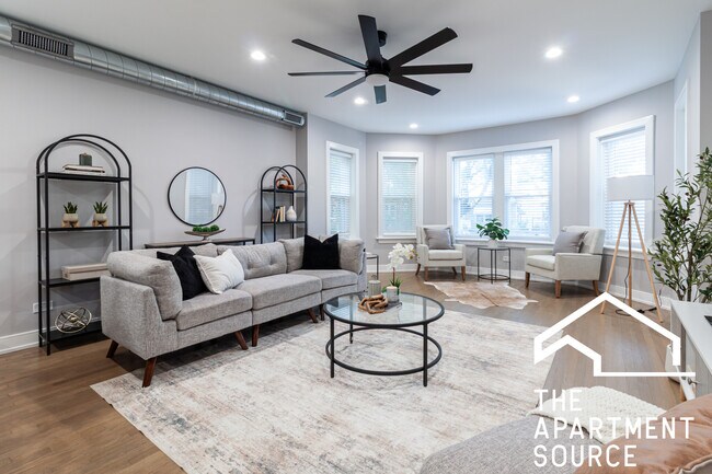 Photo - 2641 W Carmen Ave Unidad 1