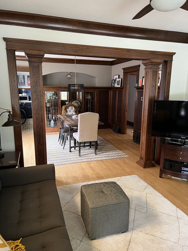 Building Photo - 3123 S Vermont Ave Unit Bayview Lower  Duplex Rental