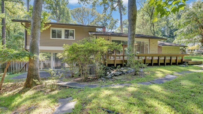 Building Photo - 8008 Park Overlook Dr Rental