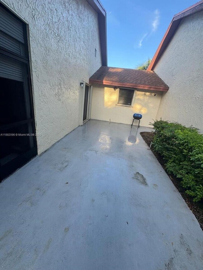 Photo - 4748 Satinwood Trail