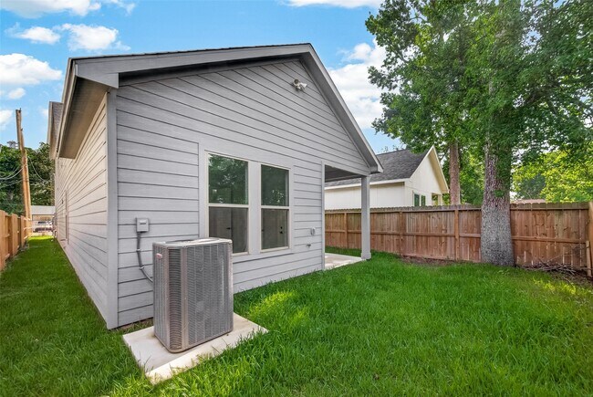 Photo - 90 Burress St