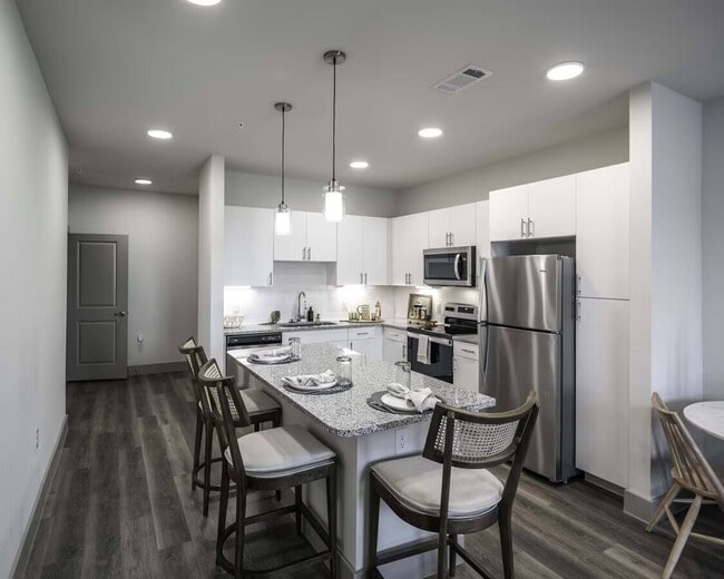 Photo - Comfort & Style in Houston — Special Offer... Unit BTCM