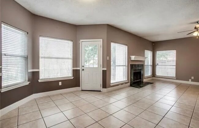 Photo - 3917 Silver Meadow Ln