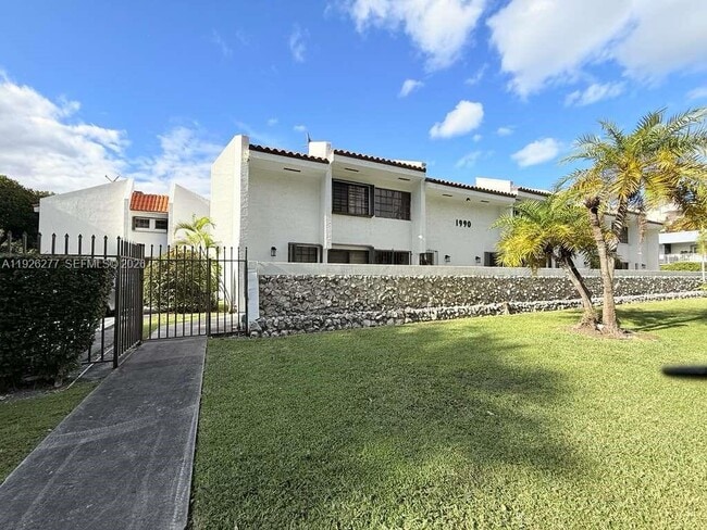 Photo - 1990 Brickell Ave Unit O