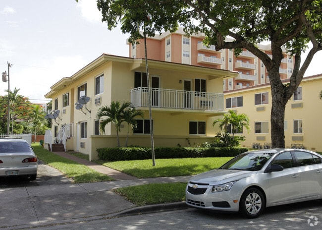 31 Menores Ave
