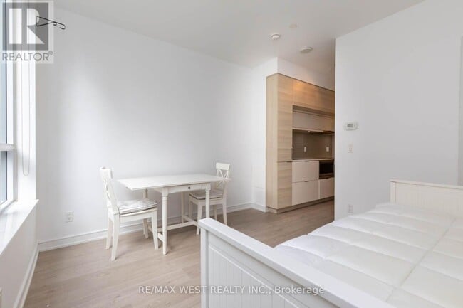 Photo - 88 Scott St Unit 712