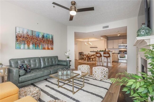 Building Photo - 1250 Parkwood Cir SE Unit 1206