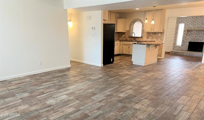 Photo - 2443 E Marmora St