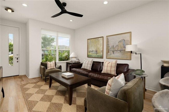 Photo - 30 N 13th St