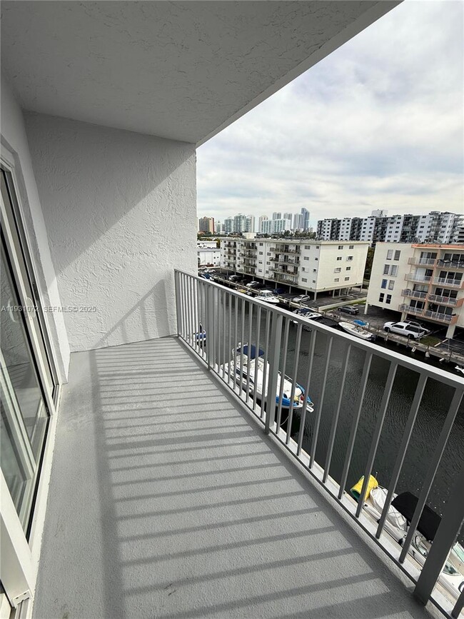 Photo - 3626 NE 168th St Unit 606