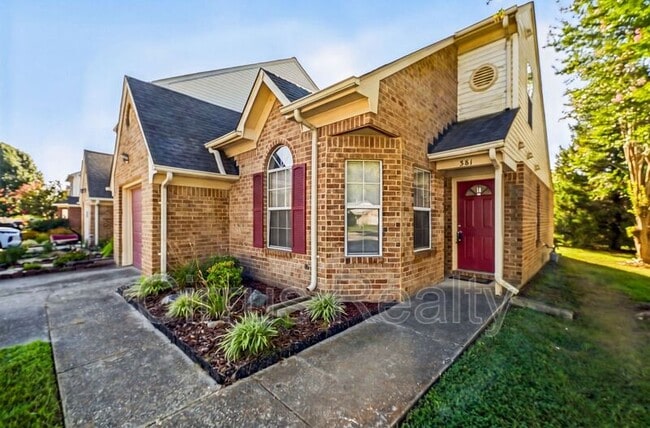 Photo - 381 Westview Dr