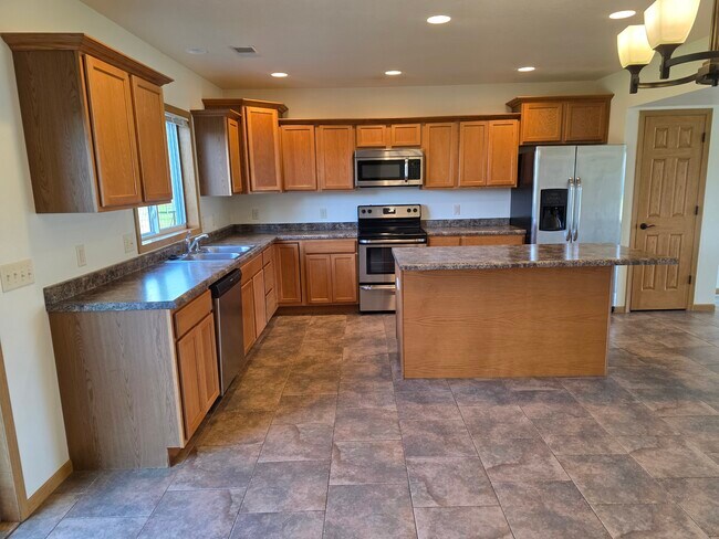 Photo - 2996 Icecap Rd