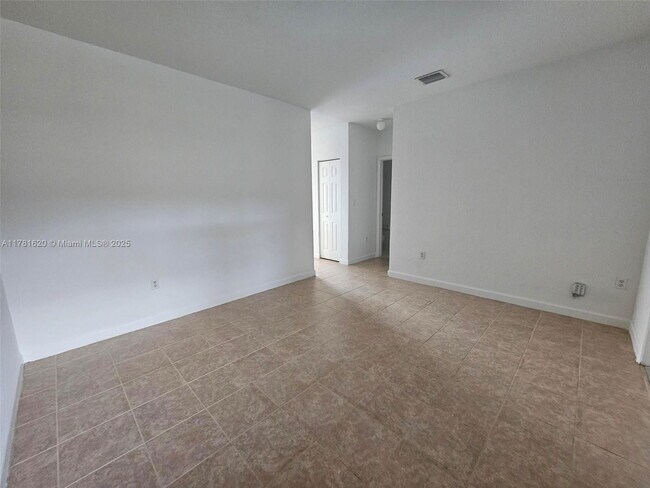 Photo - 1005 NE 42nd Ave