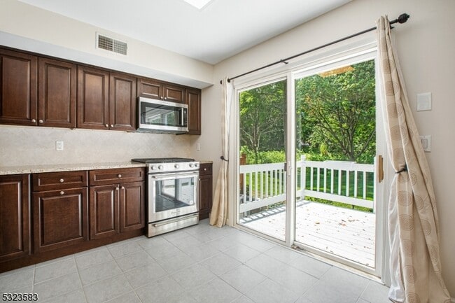 Photo - 6-06 Cross Meadows