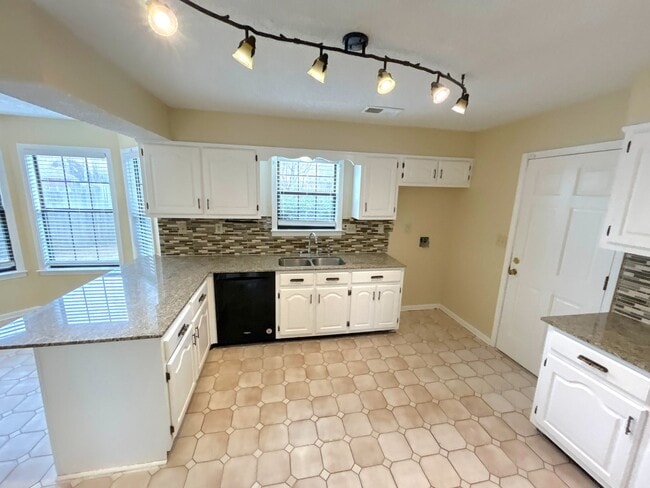 Photo - 8209 Crimson Creek Dr