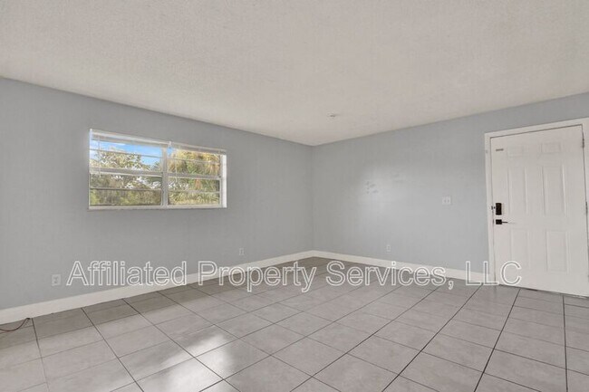 Photo - 3104-3210 Louisiana Avenue