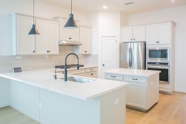 Photo - 15327 Algunas Plumas St