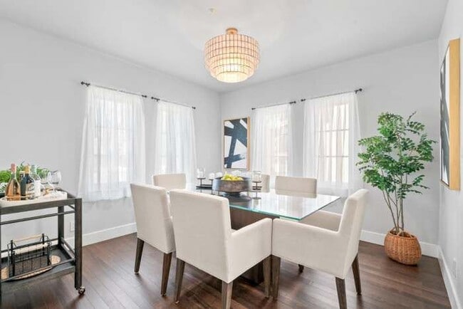Photo - 1494 McKendrie St