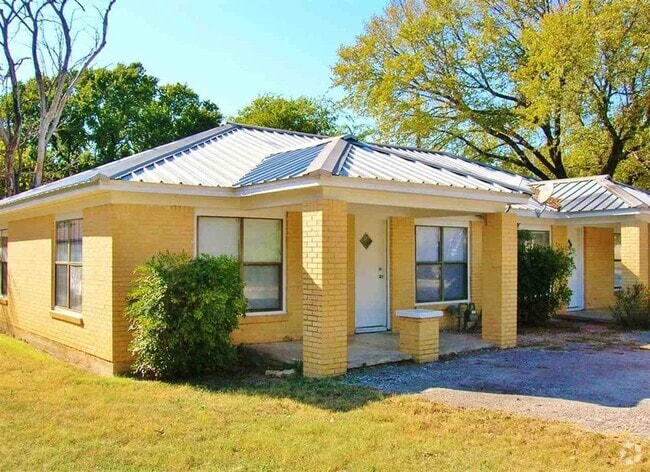 Building Photo - 800 Vanderveer Rental