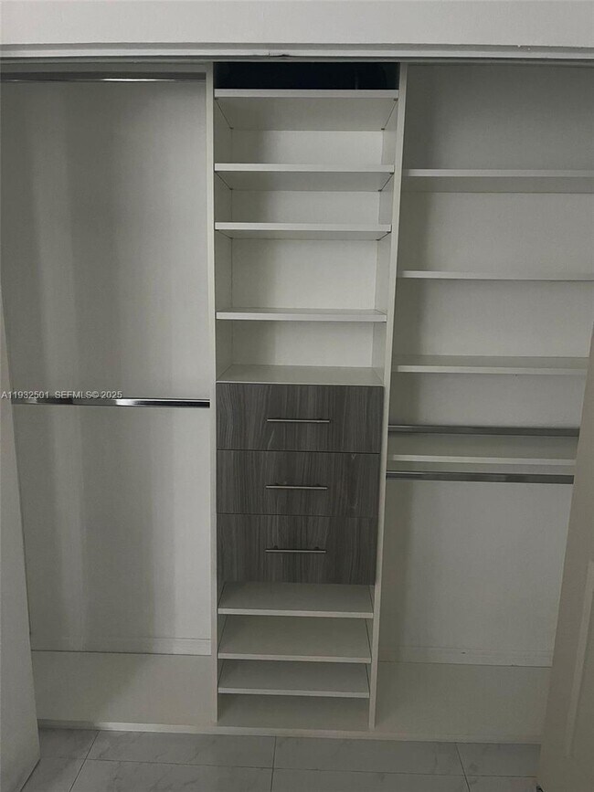 Photo - 8870 Fontainebleau Blvd Unidad 401