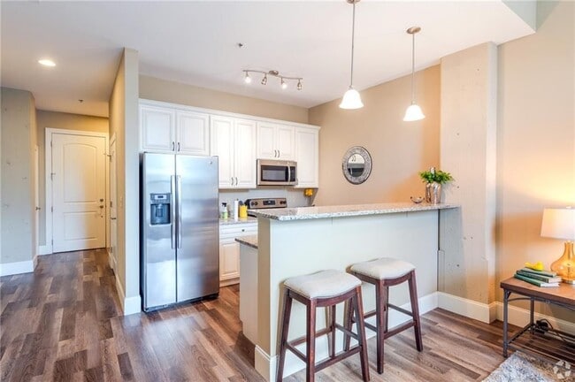 Photo - 411 Valley St