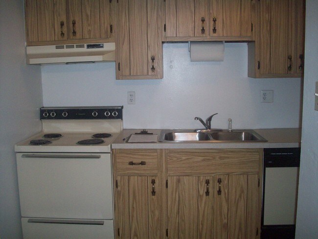 Photo - 2512 Elmwood Pky