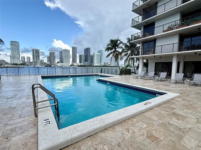Photo - 801 N Venetian Dr Unit 408