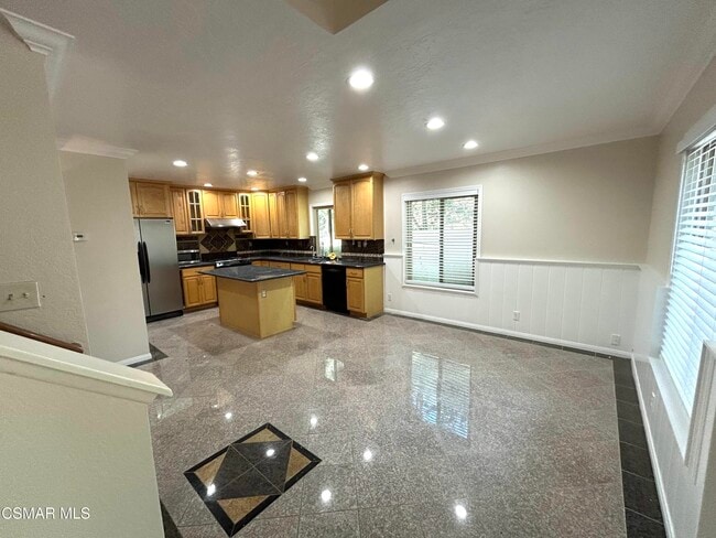 Building Photo - 354 Via Colinas Rental