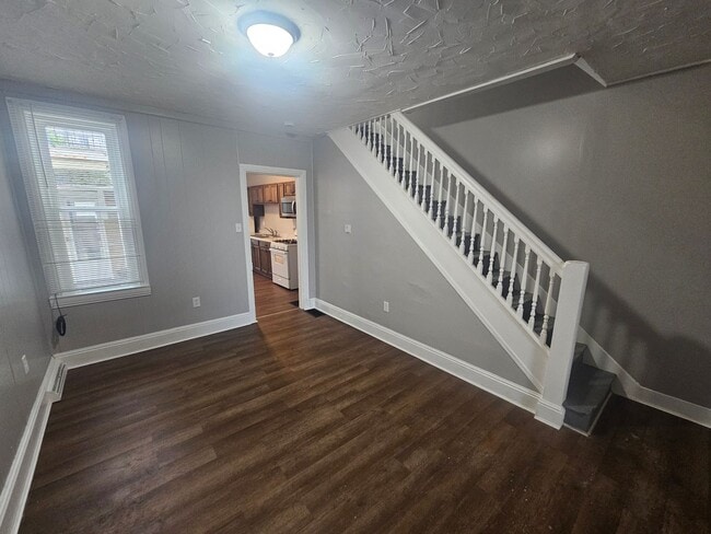 Photo - 826 Wallace St