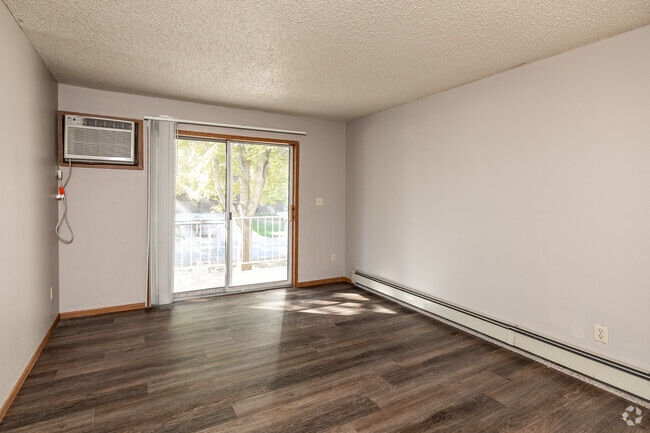 2BR, 1BA - 900 SF - Living Room - 1006 Oakcrest Street Apartments
