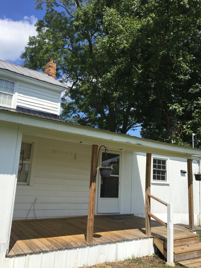 Photo - 1040 Evan Perry Rd