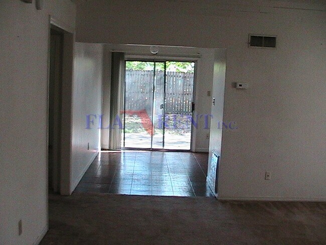 Photo - **3/2 Remodeled Duplex Near Downtown Orlando off of Curry Ford**