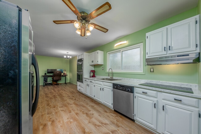 Photo - 2300 Woodland Ave