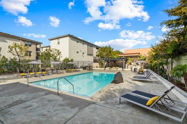 LuxLiv Apartments