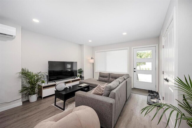 Photo - 54 Lennox Ave