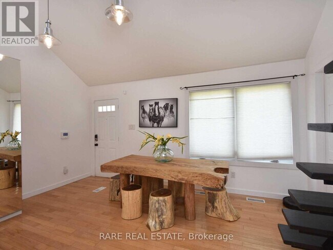 Photo - 15 Eastern Ave