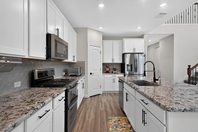 Photo - 208 Windom Way