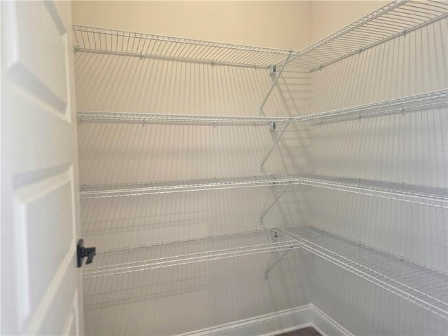 Photo - 2999 Sweet Red Cir