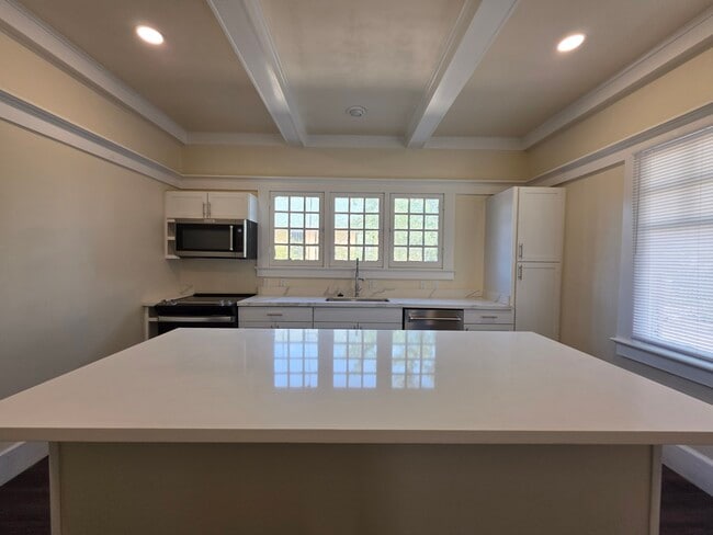 Photo - 833 N 4th Ave